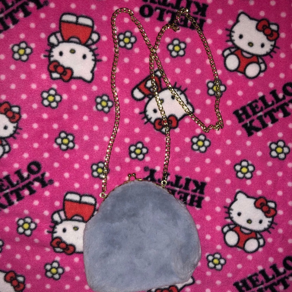✨Faux Fur Kisslock✨ - Picture 2 of 4